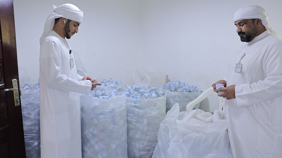 沙迦：一名男子以高价出售自来水冒充 Zamzam 水被捕