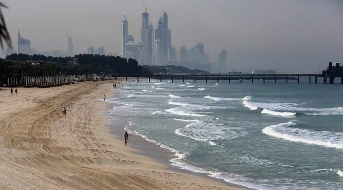 UAE 明天天气预报：气温将下降；有时可能会有灰尘天气