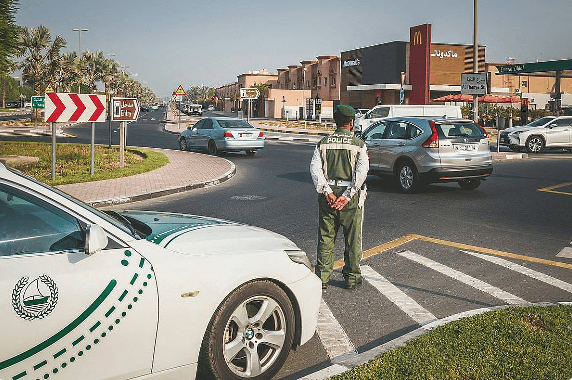 艾伊德节2025：迪拜警方提醒假期前注意不要超速、避免鲁莽驾驶
