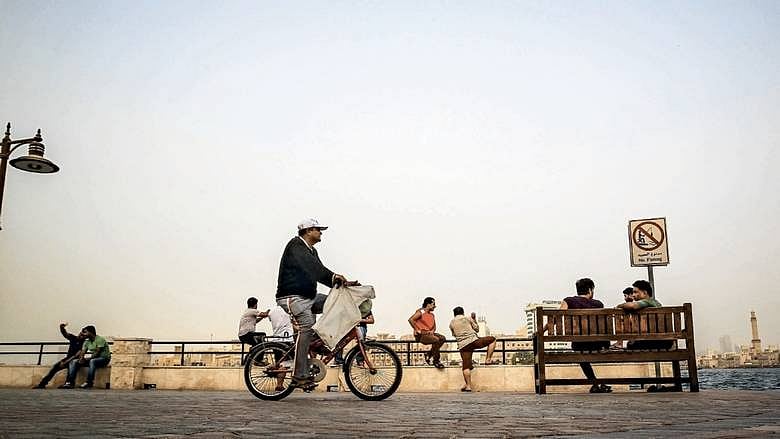 UAE明天天气预报：气温将略有下降，沙尘将吹起