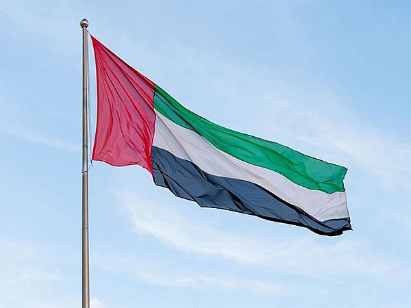 UAE领导人向菲律宾总统马克斯致以127周年独立日祝福