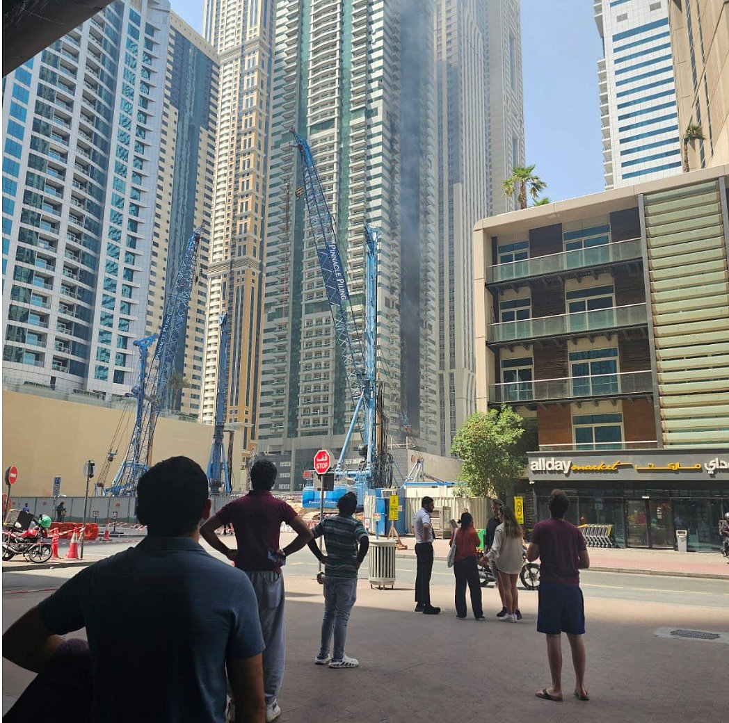 迪拜码头建筑火灾：部分租户外出旅行，入住酒店等待返回家中