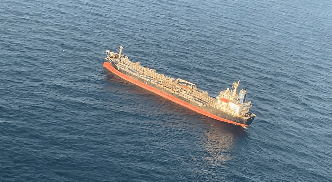 UAE: 阿曼湾油轮碰撞事故后，24名船员获救