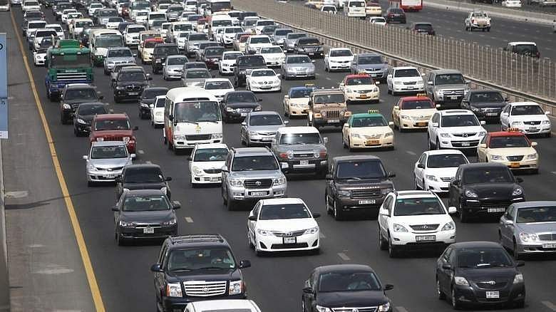 Dubai: 从明天起，国家高速公路E311、E611将进行交通分流