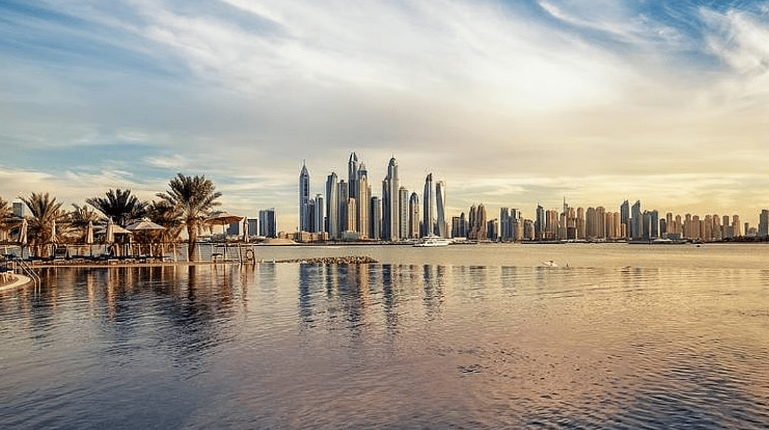UAE明天天气预报：部分多云的天空；夜间湿度较大